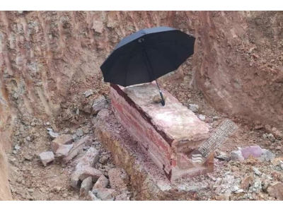 访谈：建筑工地埋有棺木，影响销售业绩3